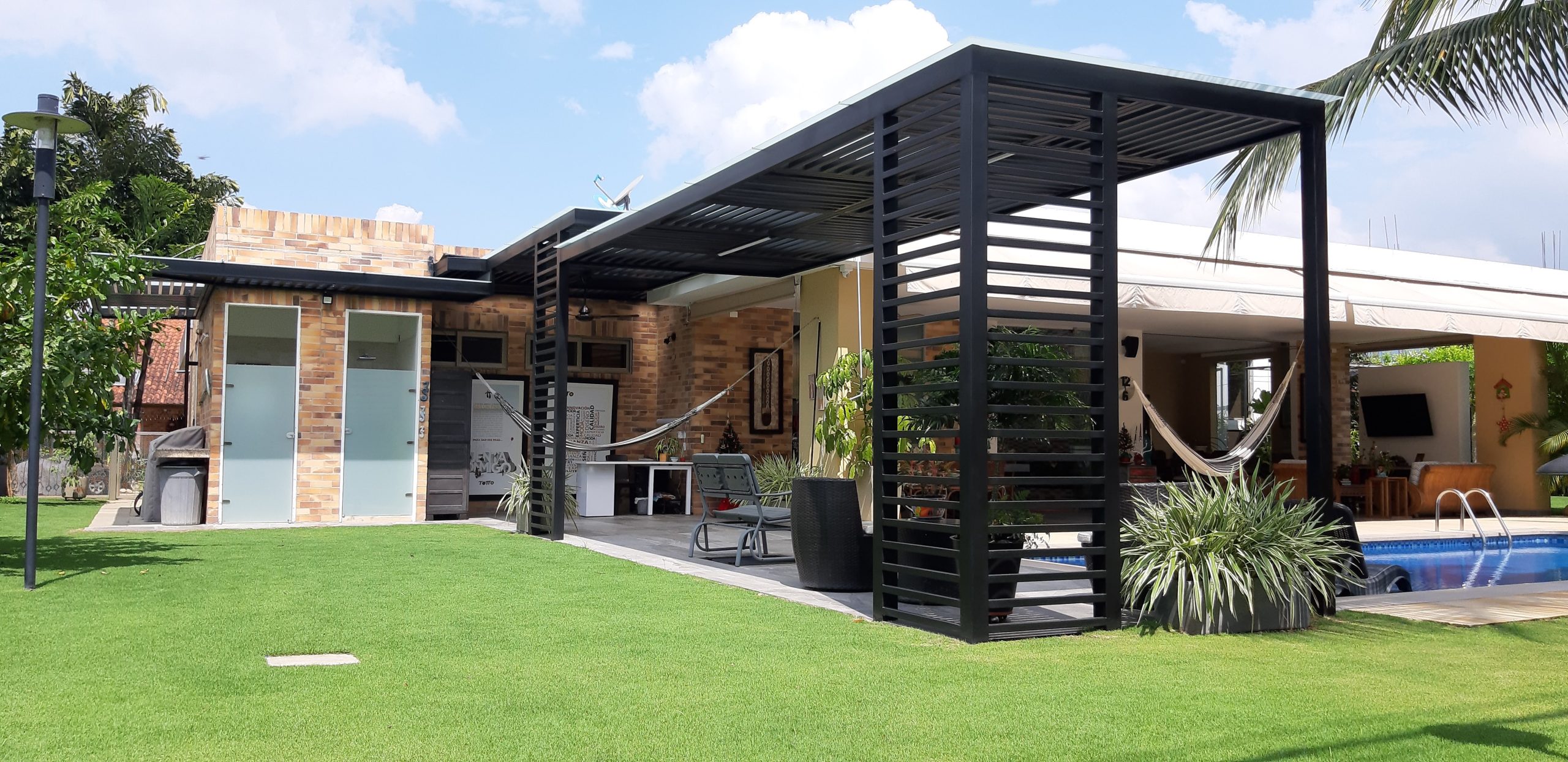 Pérgola bioclimática residencial